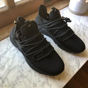 NEW FABLETICS BLACK SNEAKER